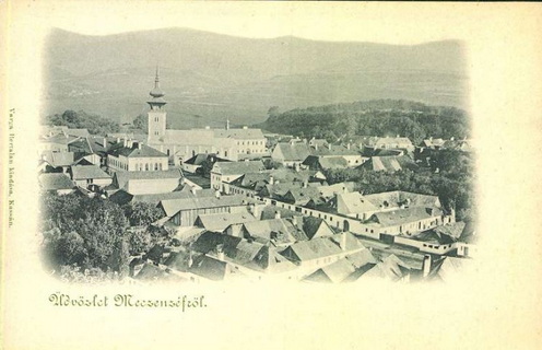 Képeslap: Mecenzéf a római katolikus templommal.