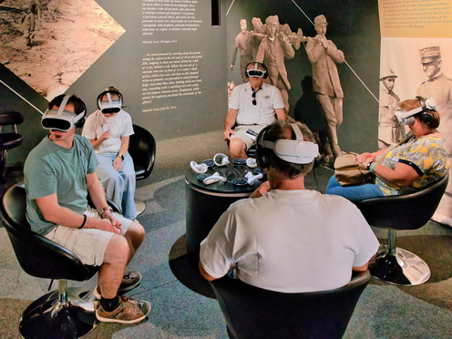 VR szemüveges vetítés a Monte San Michelén álló múzeumban.