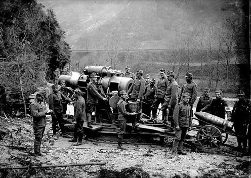 1911M 30,5 cm-es mozsár töltése