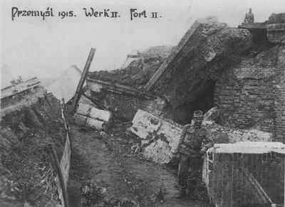 A GHW Fort Jaksmanice bal oldali ütegállásának maradványai 1915 nyarán, az oroszoktól való visszafoglalás után.