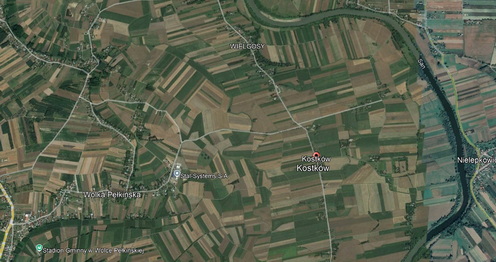 Műholdas felvétel Kostków környékéről (ma: Lengyelország), ahol 1914 októberében a magyar és az orosz állások húzódtak. Itt halt hősi halált Szabó alezredes.
