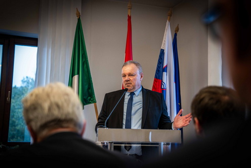 Pintér Tamás Marino Visintin méltatása közben.