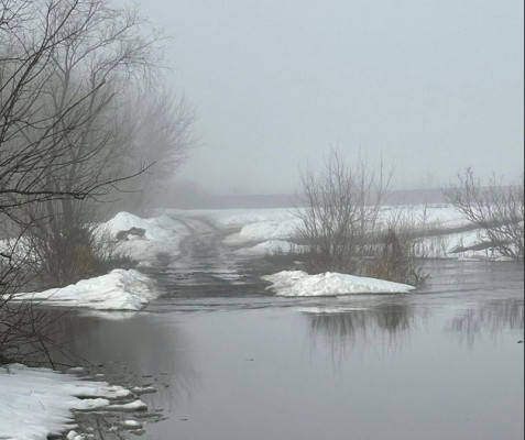 A Szvijaga folyó télen, még az árteret is elárasztva, 2024 áprilisa