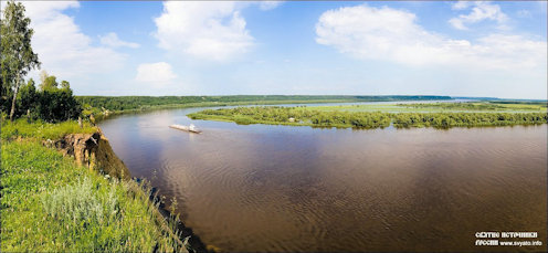 Az Irtisz lassan kanyarog, medre széles, két partján teljesen eltérő domborzati viszonyok figyelhetők meg.