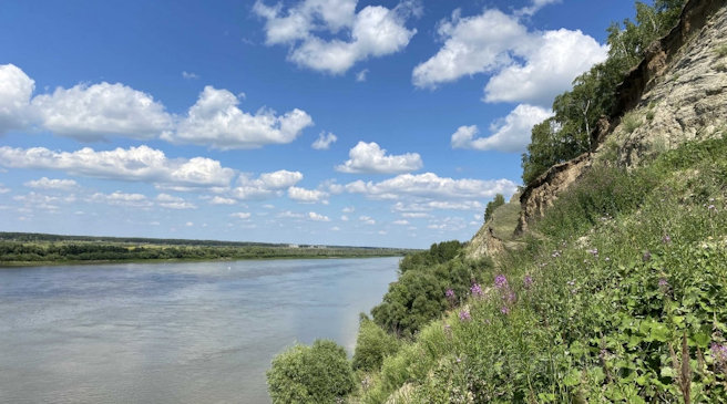 A világ leghosszabb mellékfolyója, az Irtisz. Jól látható a két partvidék domborzati különbség, amiről Roób is említést tett naplójában.