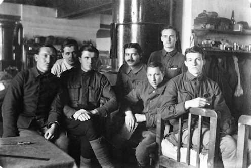 Magyar tiszti hadifoglyok körlete egy szerbiai hadifogolytáborban.