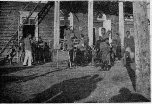 Vécsey (Vetsey) Géza hadnagy Tobolszki albumának (1916) képanyagából 1920-ban közölt néhányat az Ország-Világ képes hetilap szeptember 5-i, illetve október 10-i száma