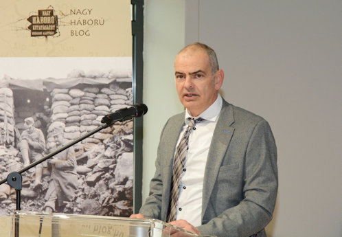 A HM Hadtörténeti Intézet és Múzeum Hadtörténeti Kutatóintézet igazgatója, dr. Lázár Balázs köszöntötte a rendezvény résztvevőit.