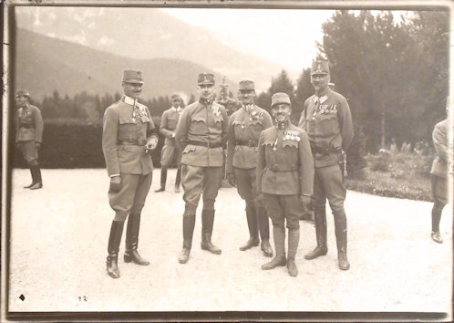 Ungár Károly főhadnagy Wilhelm Cavallar százados, Lehár Antal ezredes és Franz Schöbel ezredes társaságában.