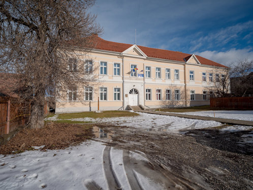 A Gyimesi műút melletti iskola ma a Nyírő József általános iskola – Gyimesi út 48. szám.